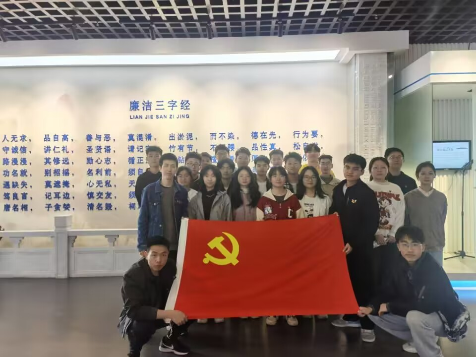 656fb3e8635046faa94de4877e8e3c4d.png