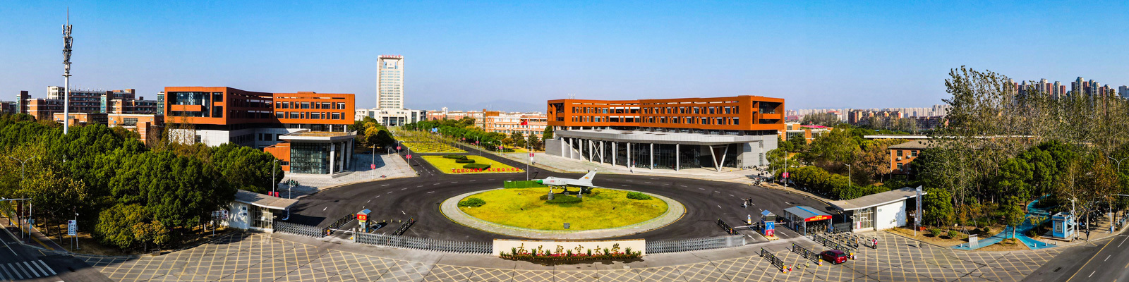 学校大门